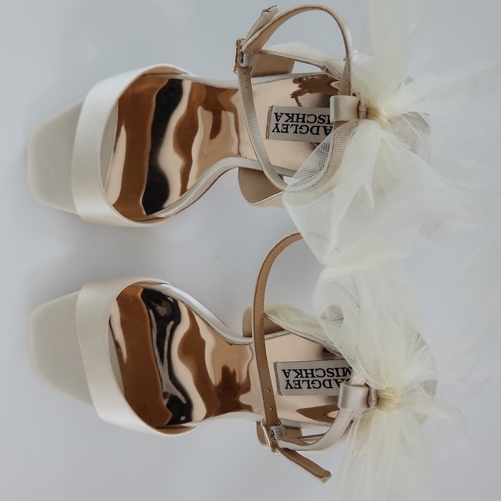 Badgley Mischka Kim Mesh Bow Block Heel $215 - Picture 3 of 15
